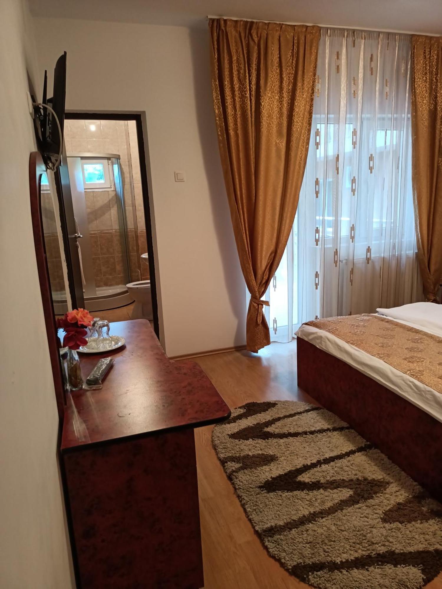 Pensiunea Lari 拜勒乌努麦 外观 照片